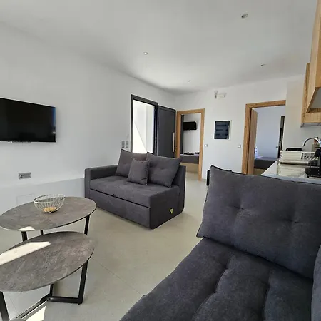 Myrteni Pool Ялиссос