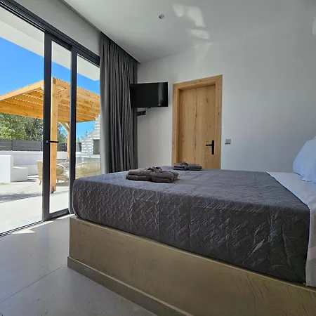 Villa Myrteni Pool *