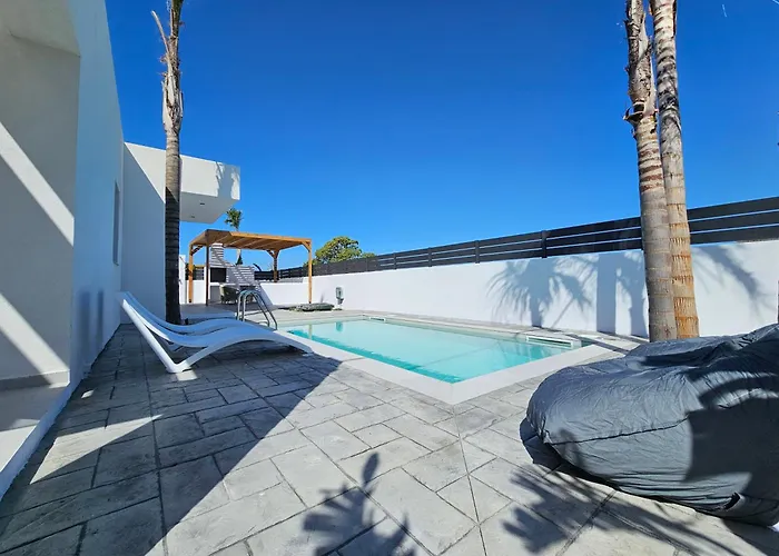 Myrteni Pool Βίλα *